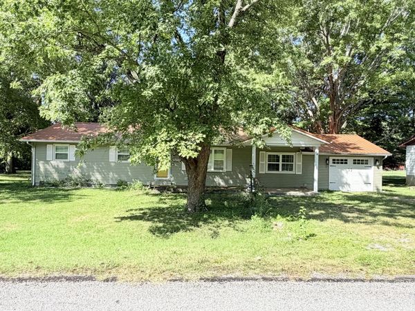 507 S Washington Street , Galatia, IL 62935