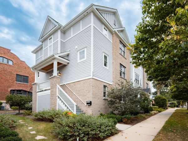 550 Ohio Avenue , Unit 550, St. Charles, IL 60174