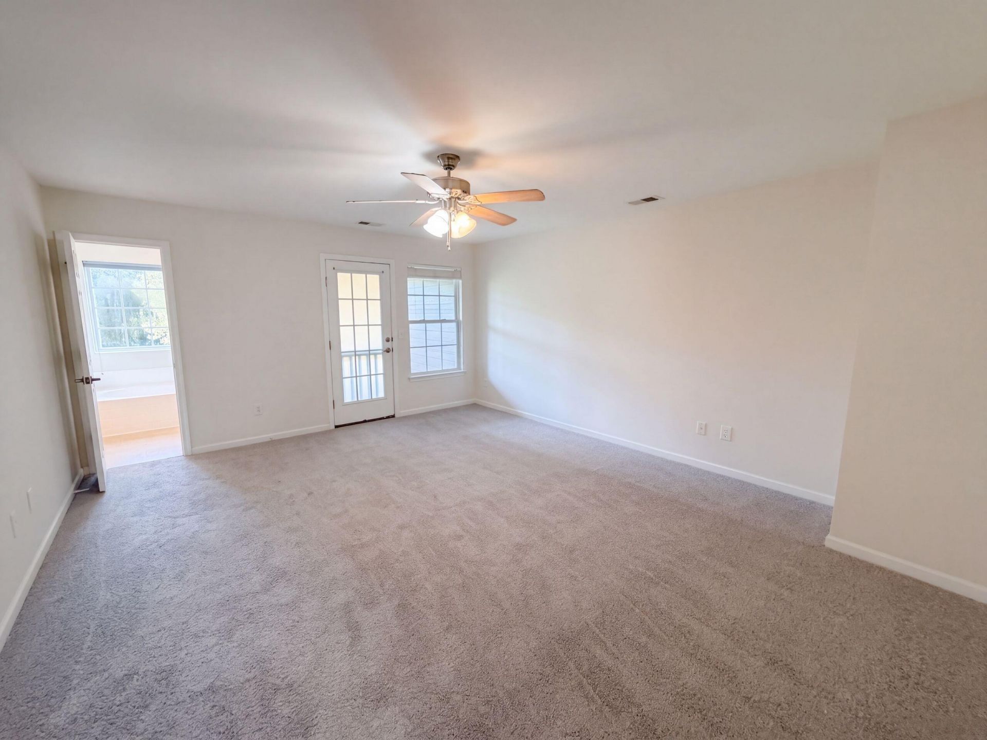 9004 Parlor Drive Photo 4