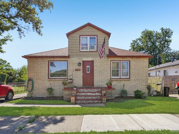19740 Broadacres Street , Clinton Township, Mi 48035