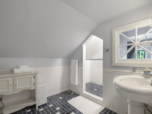 2707 Hayes Street NE, Minneapolis, MN 55418