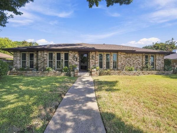 1030 Shadywood Lane, DeSoto, TX 75115