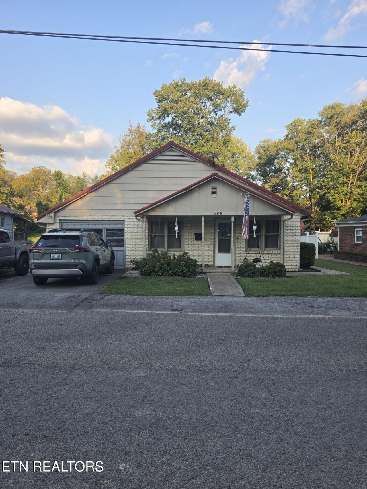 808 N 28th St, Middlesboro, KY 40965 Main Photo