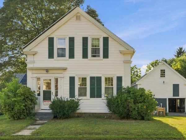 40 North Main Street, Newton, NH 03858