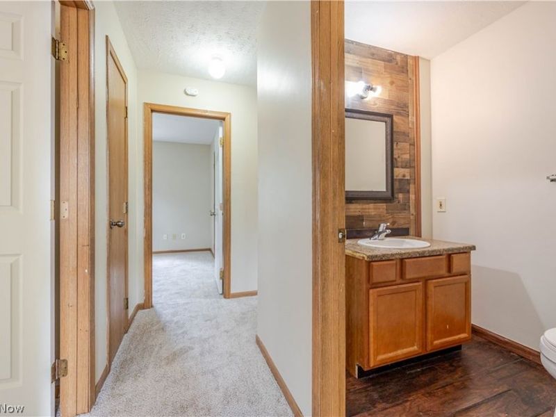 1404 Lakeview Road, Cleveland, OH 44112 Photo 13