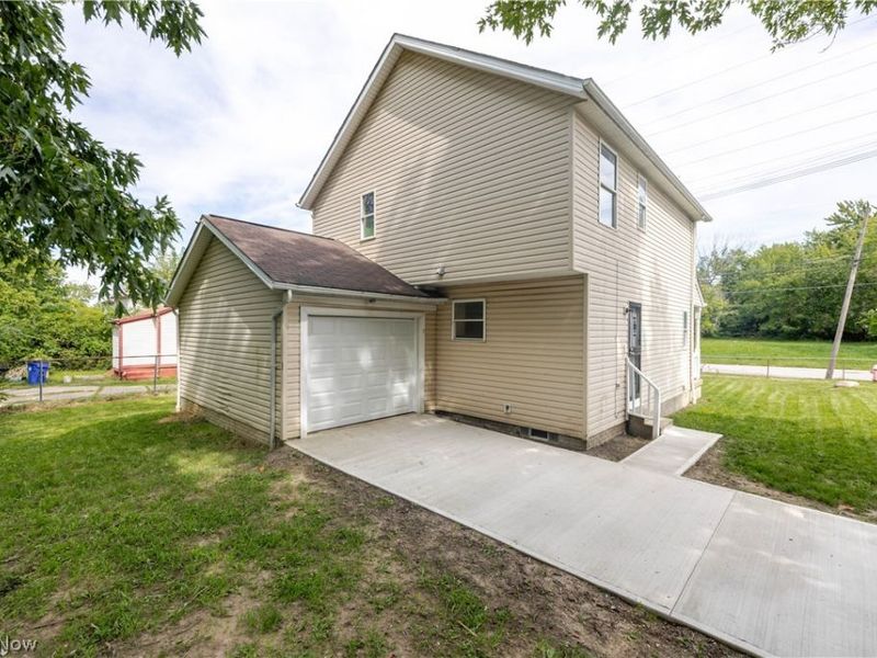 1404 Lakeview Road, Cleveland, OH 44112 Photo 30