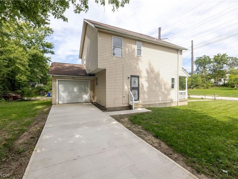 1404 Lakeview Road, Cleveland, OH 44112 Photo 31