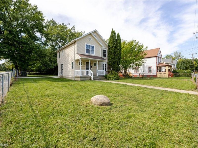 1404 Lakeview Road, Cleveland, OH 44112 Photo 4