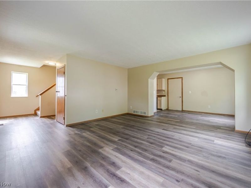 1404 Lakeview Road, Cleveland, OH 44112 Photo 5