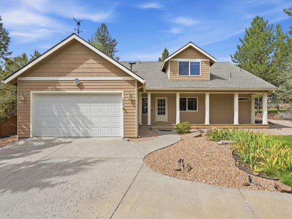 2879 NW Fairway Heights Drive, Bend, OR 97703
