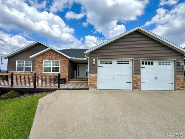 54370 Johnny Trail , Hannibal, MO 63459