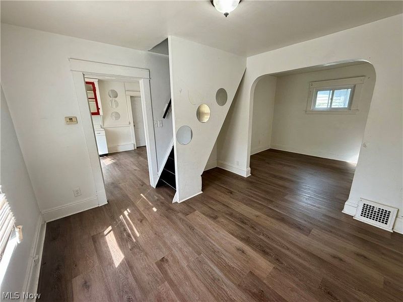 6920 Hosmer Avenue, Cleveland, OH 44105 Photo 14