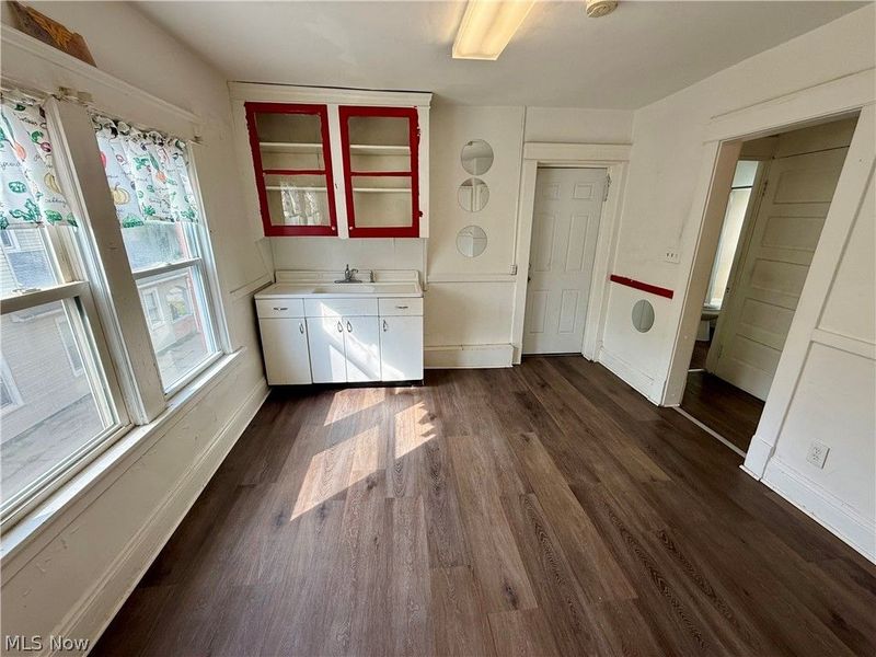 6920 Hosmer Avenue, Cleveland, OH 44105 Photo 19