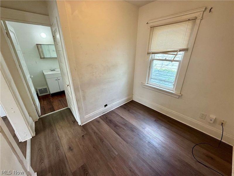 6920 Hosmer Avenue, Cleveland, OH 44105 Photo 23