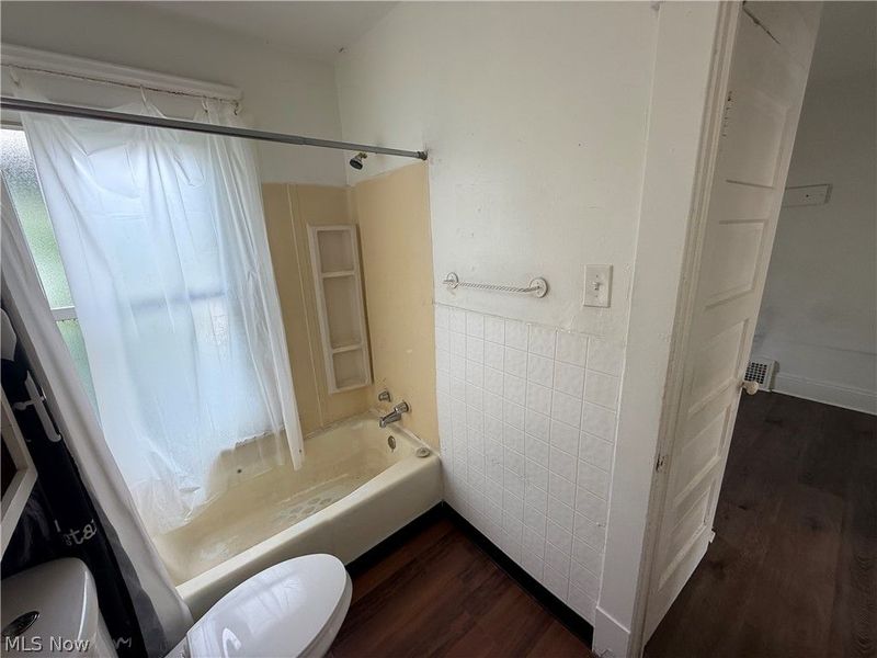 6920 Hosmer Avenue, Cleveland, OH 44105 Photo 26