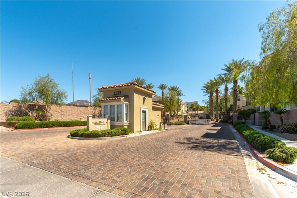2555 Hampton Road , Henderson, NV 89052