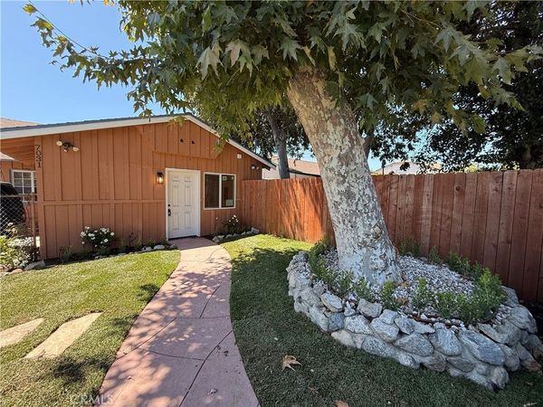 7031 Bellaire Ave , North Hollywood, CA 91605