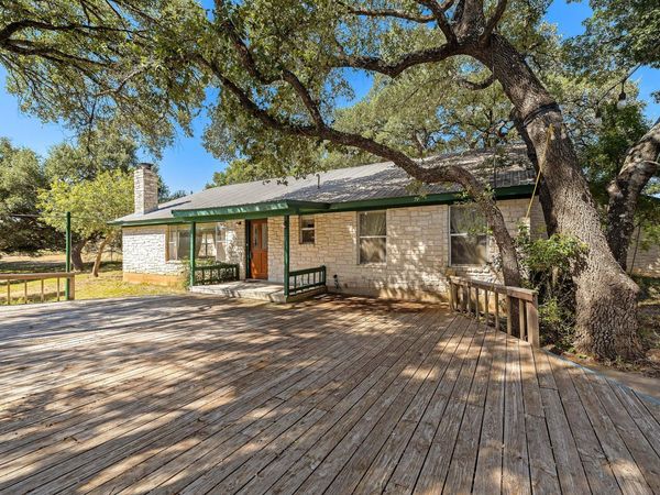 305 Hidden Oaks LN, Liberty Hill, TX 78642
