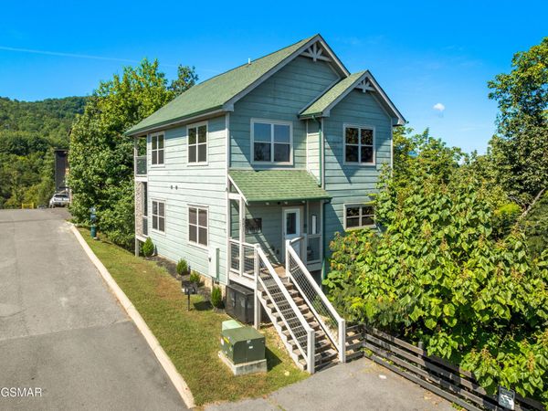 851 Osprey Way , Pigeon Forge, TN 37863