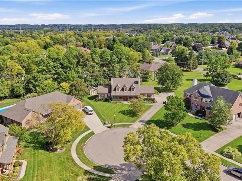 820 Juniper Court, Tipp City, OH 45371 Photo 3