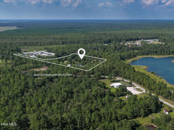 9001 Wilmington Highway, Holly Ridge, NC 28445
