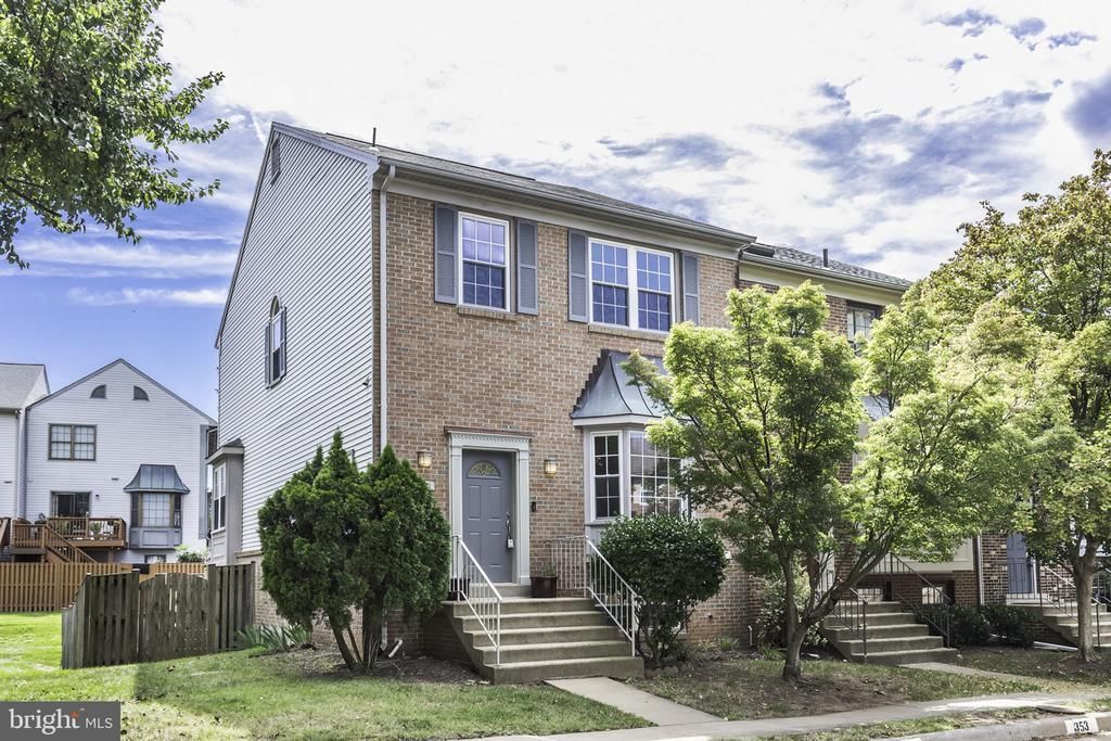 3931 Tallow Tree Place, Fairfax, VA 22033 Main Photo