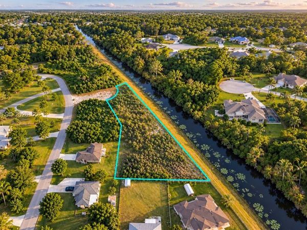 1126/1128 CAPP CT , Lehigh Acres, FL 33971