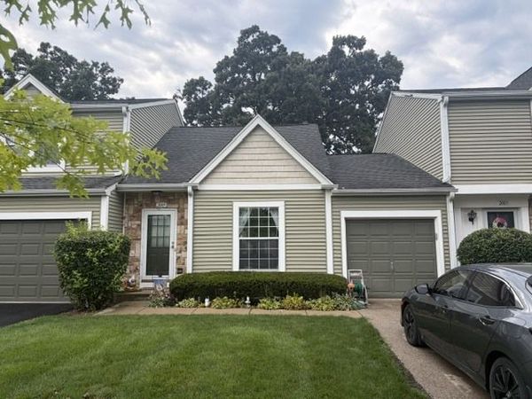 2005 Teton Parkway , Unit 2005, Algonquin, IL 60102