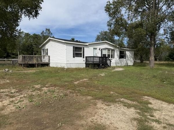 2906 S 33 Road, Cadillac, MI 49601