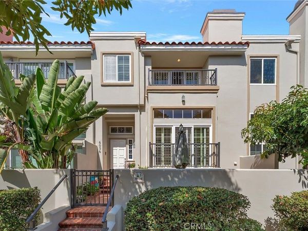 6065 Shadowbrook Circle , Huntington Beach, CA 92648