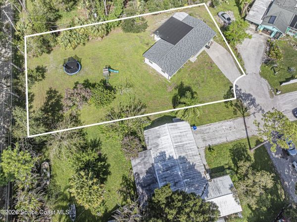 2755 6th Place , Vero Beach, FL 32968