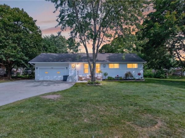 8247 Fairlane Drive, Macedonia, OH 44056