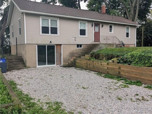 1242 Wingfoot Lake Road, Mogadore, OH 44260