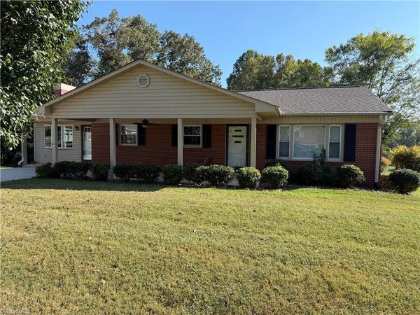 1516 W Fairfield Drive, Mount Airy, NC 27030