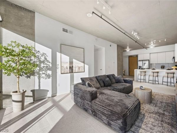 353 E Bonneville Avenue, Unit 421, Las Vegas, NV 89101