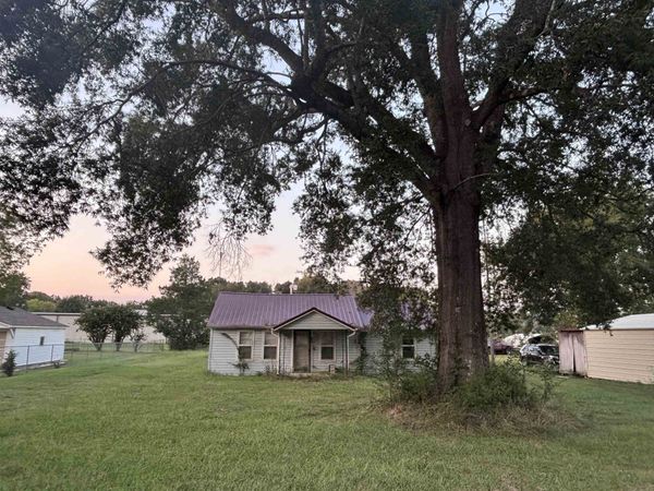 161 Pine St, Falkville, AL 35622
