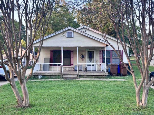 612 Stewart St, Hartselle, AL 35640