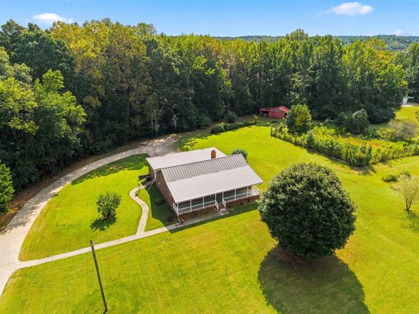 543 Co Rd 538, Rogersville, AL 35652