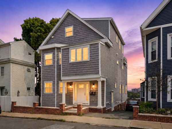 8 Leyden Ave, Unit 8, Medford, MA 02155