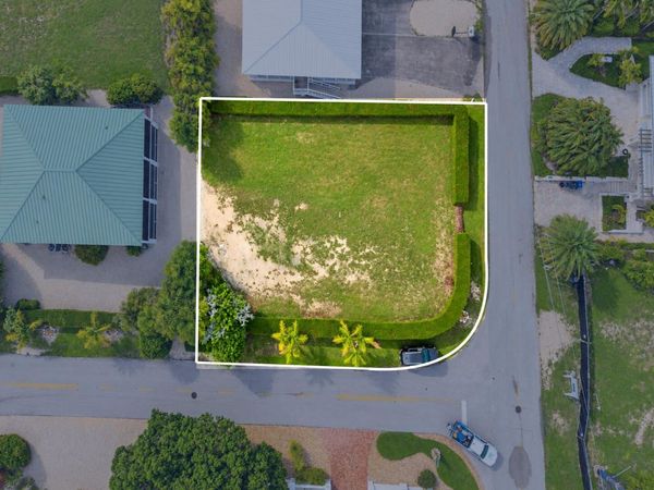 233 W Seaview Circle, Duck, FL 33050