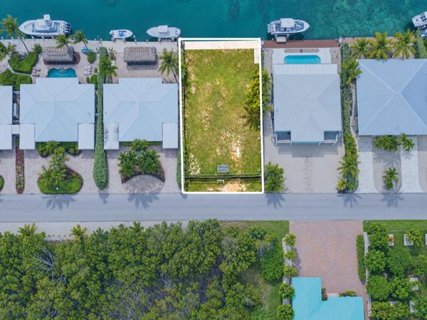 122 N Indies Drive, Duck, FL 33050