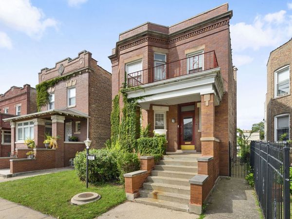 6820 S Dante Avenue , Chicago, IL 60637