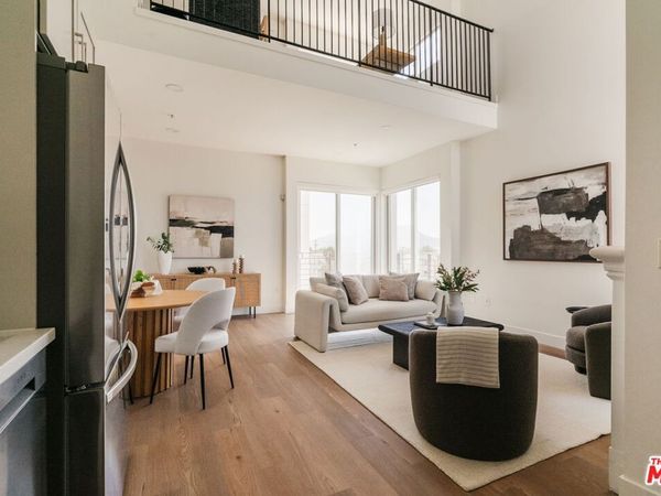 11011 Huston Street , Unit 212, North Hollywood, CA 91601
