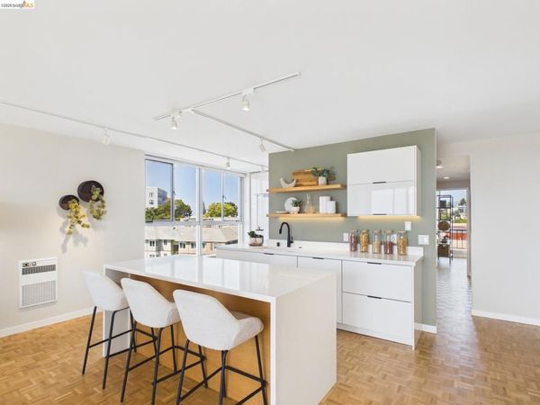 320 Lee St , Unit 702, Oakland, CA 94610