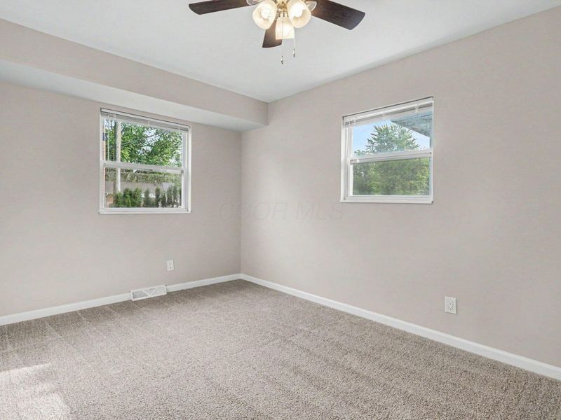5015 Fullerton Drive, Columbus, OH 43232 Photo 13