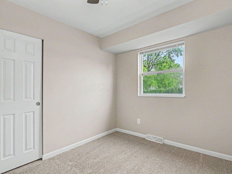 5015 Fullerton Drive, Columbus, OH 43232 Photo 14