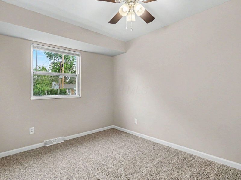 5015 Fullerton Drive, Columbus, OH 43232 Photo 15