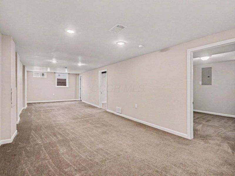 5015 Fullerton Drive, Columbus, OH 43232 Photo 18