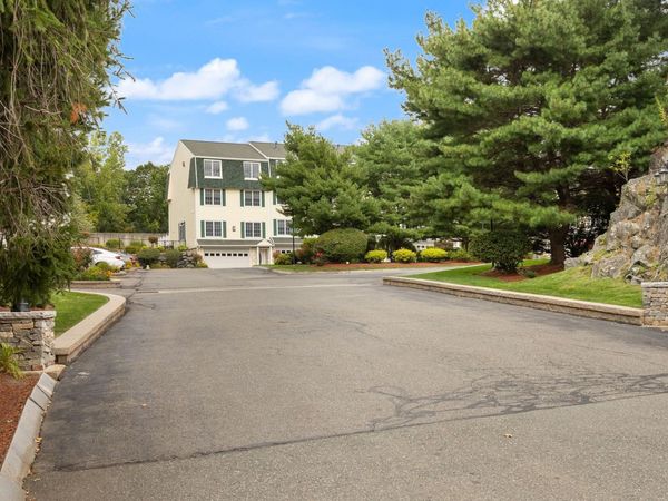 8 Dansreau Place, Unit 8, Middleton, MA 01949