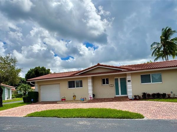 7190 E Tropical Way, Plantation, FL 33317
